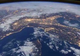 NASA Astronaut Shares